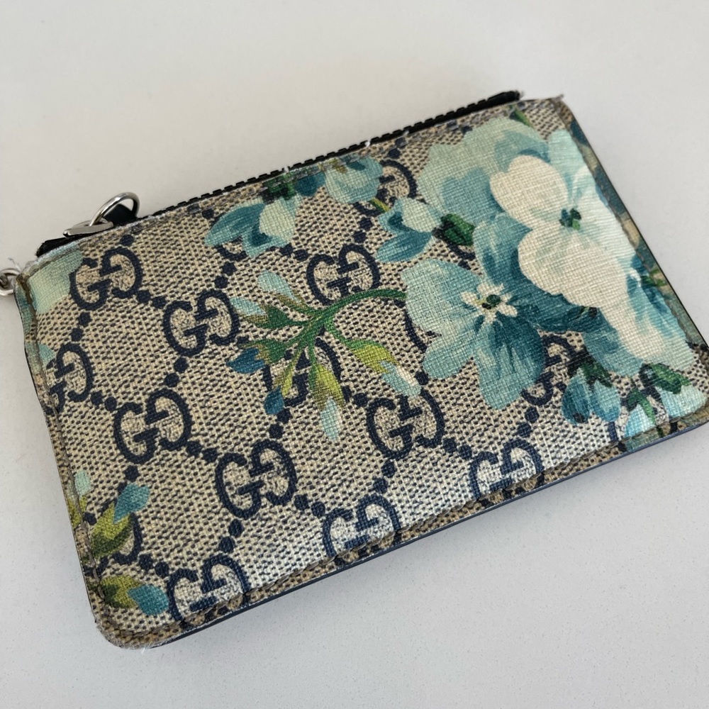 Gucci Bloom Floral Key Pouch In Blue